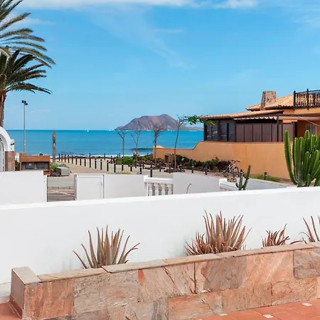 Boutique Art Villa Eter With Private Pool, Bbq, In The Heart Of Corralejo By The Beach *